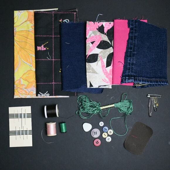 Make & Mend Beginner Clothing Mending Kit Eco-friendly Sustainability Sticker L - Picture 2 of 10